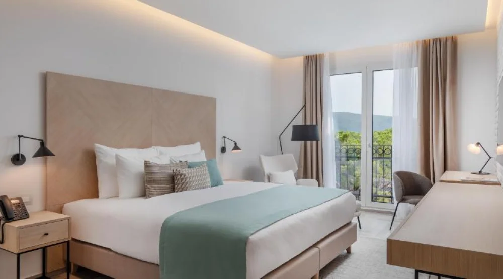 Suite with Balcony and Sea View - Contemporary Building at Lazure Hotel & Marina