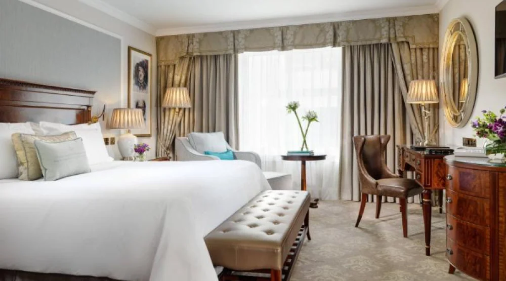 Guest Room, One King at The Shelbourne Autograph Collection