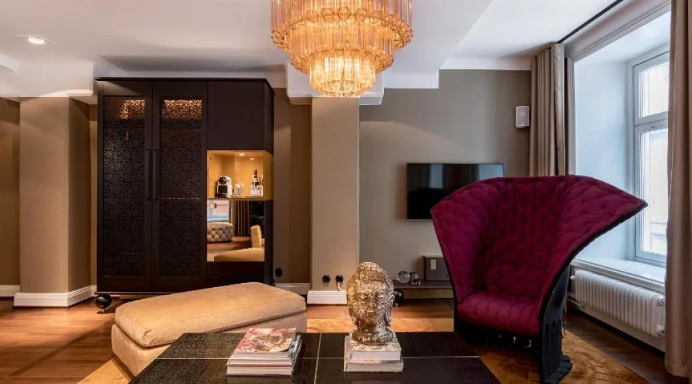 Large King Room with Street View at Lydmar Hotel