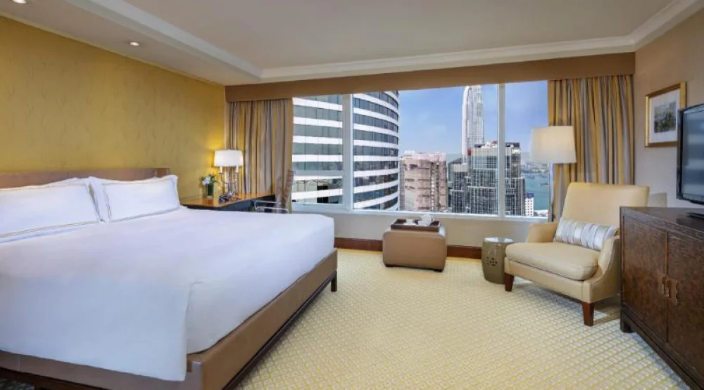 King Bed Deluxe Room at Conrad Hong Kong