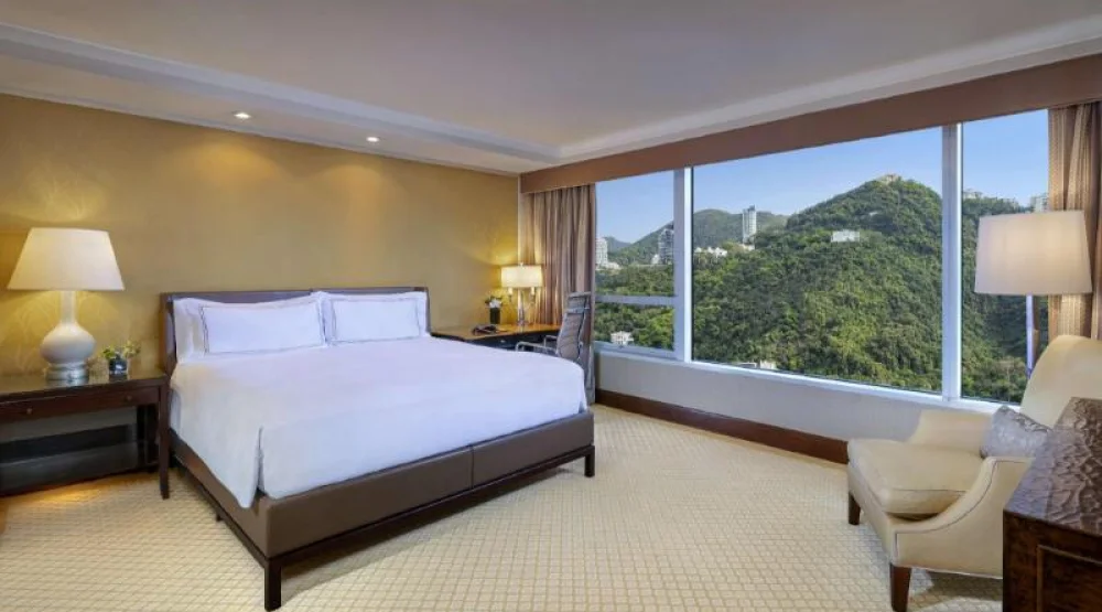 King Bed Deluxe Peak View Room at Conrad Hong Kong