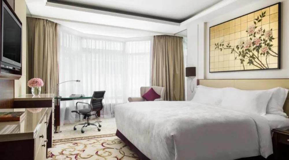 Superior City View Twin Room at The Langham Hong Kong