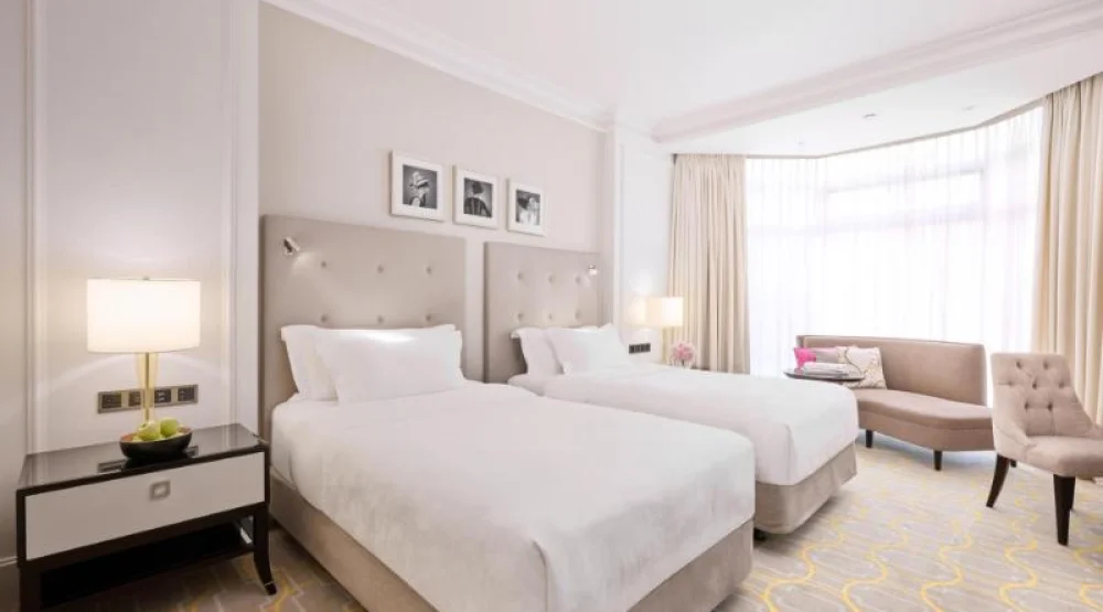 Deluxe City View Twin at The Langham Hong Kong