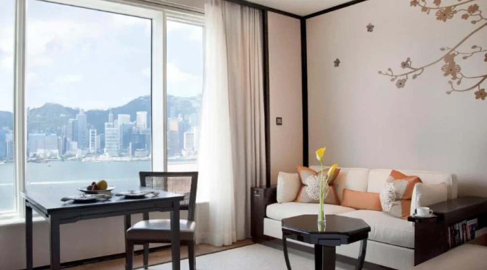 Deluxe Harbour View Room at The Peninsula Hong Kong