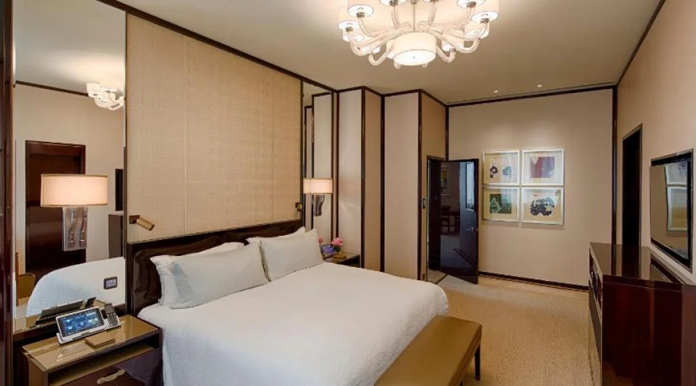 Deluxe Suite at The Peninsula Hong Kong