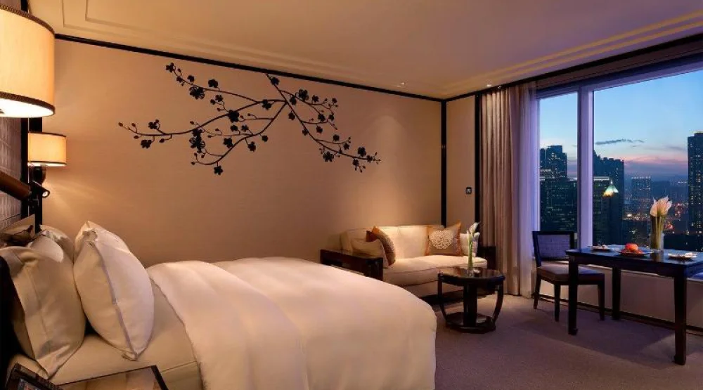 Grand Deluxe Twin Room at The Peninsula Hong Kong