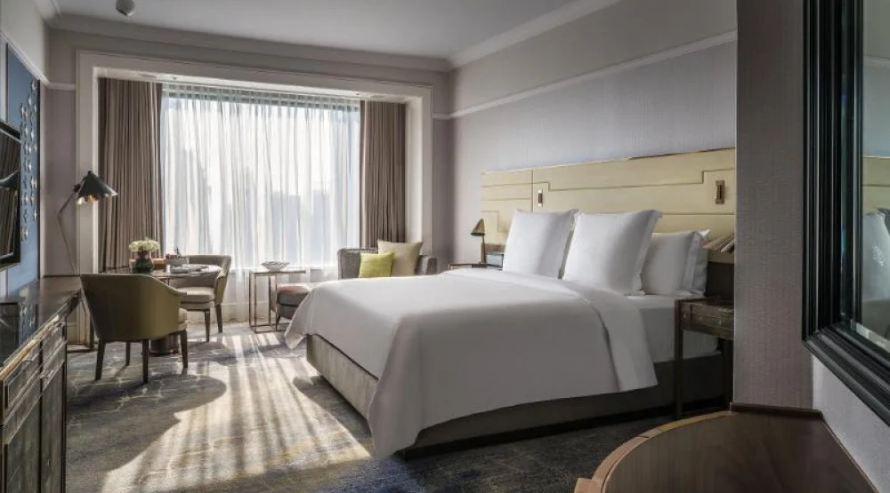 Boulevard Room King at Four Seasons Hotel Singapore