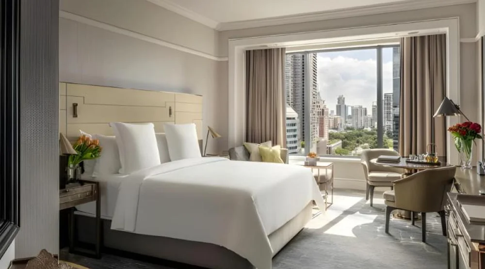 Club Room King at Four Seasons Hotel Singapore