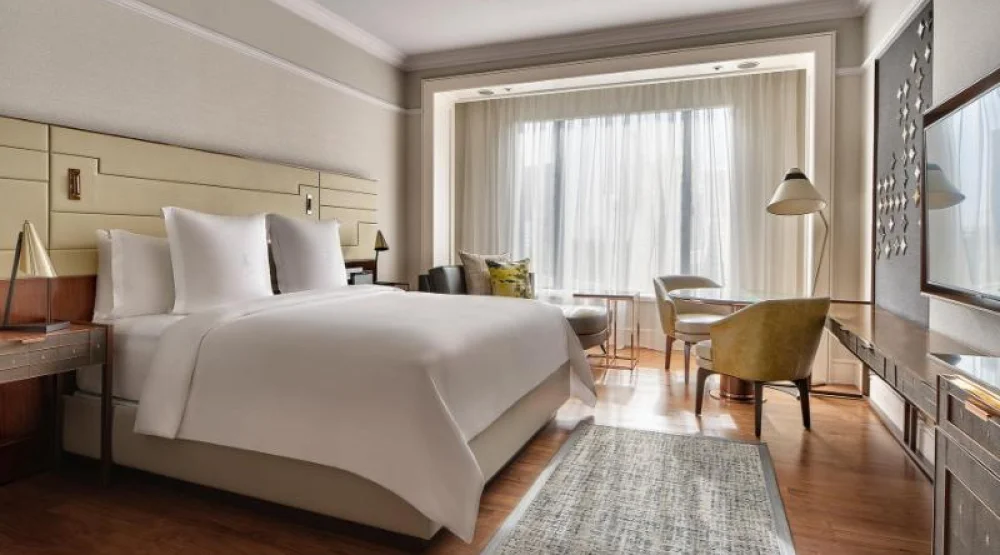 Deluxe Hypoallergenic Room King at Four Seasons Hotel Singapore