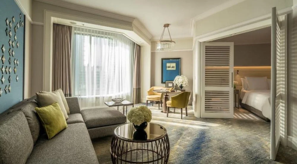 Four Seasons Executive Suite at Four Seasons Hotel Singapore