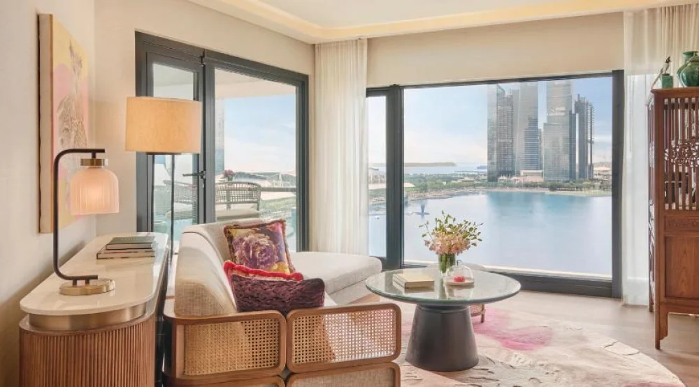 Marina Bay Suite with Balcony Twin at Mandarin Oriental Singapore