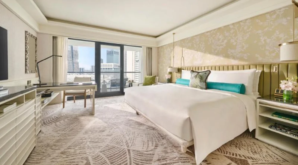 Deluxe King Room with Balcony at Mandarin Oriental Singapore
