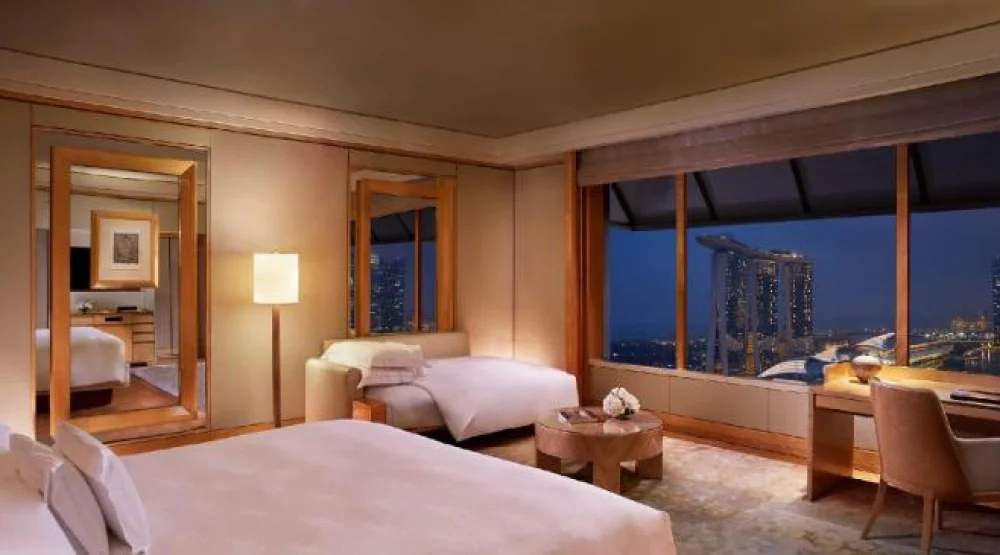 Grand Marina, Guest Room, One King, Sofa Bed, Marina Bay View at The Ritz-Carlton Millenia Singapore
