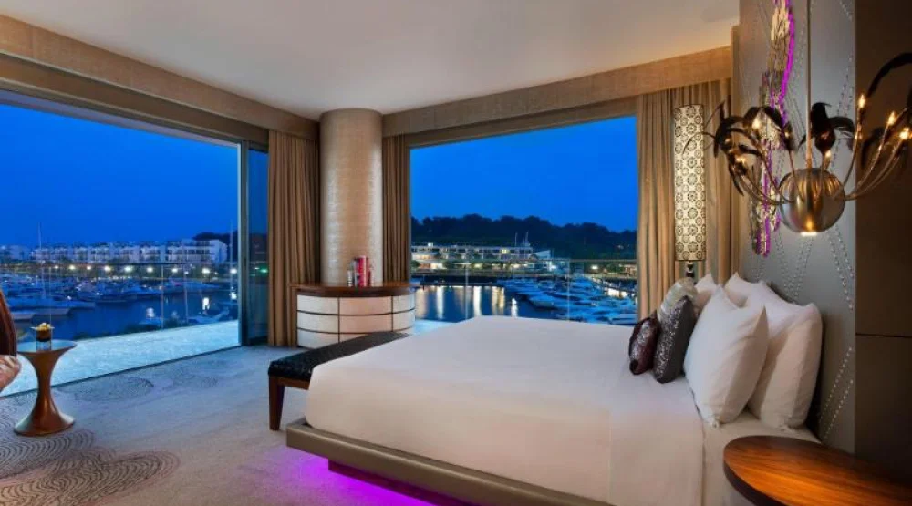 Marvelous Suite, One Bedroom Suite, One King Super, Balcony at W Singapore Sentosa Cove