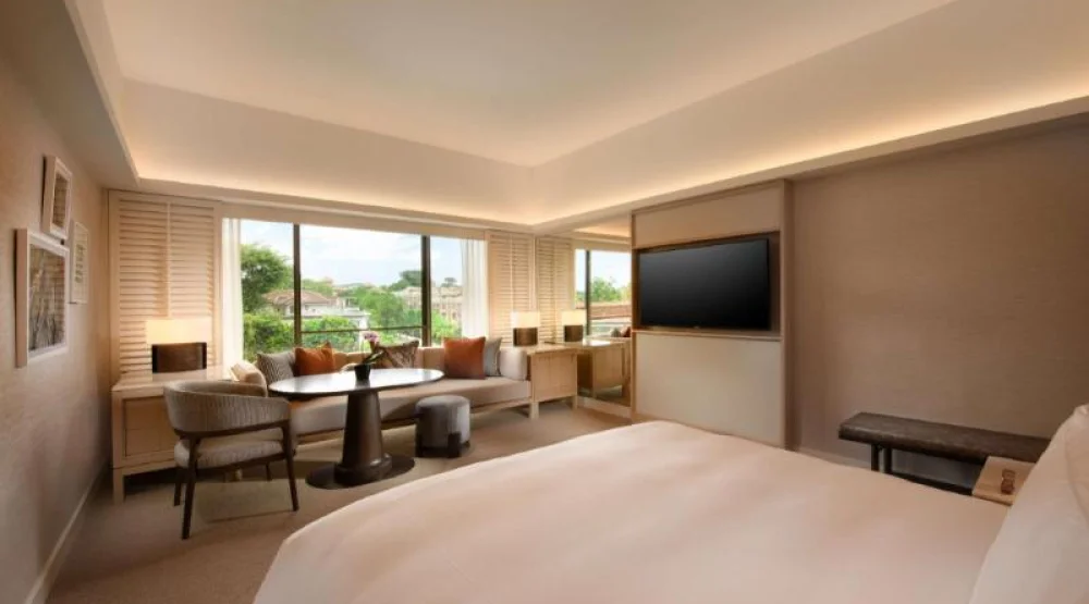 King Deluxe Room at Conrad Singapore Orchard