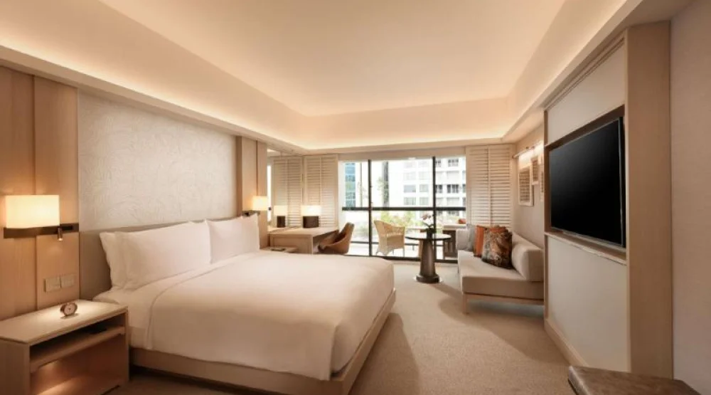 King Premium Balcony Room at Conrad Singapore Orchard
