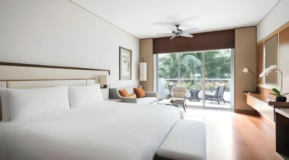 Garden Wing Deluxe Pool View Room at Shangri-La Singapore