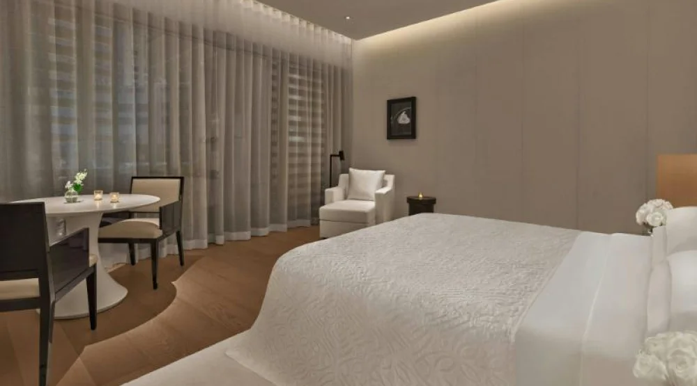 Garden King, Guest Room, One King, Garden View at The Singapore EDITION