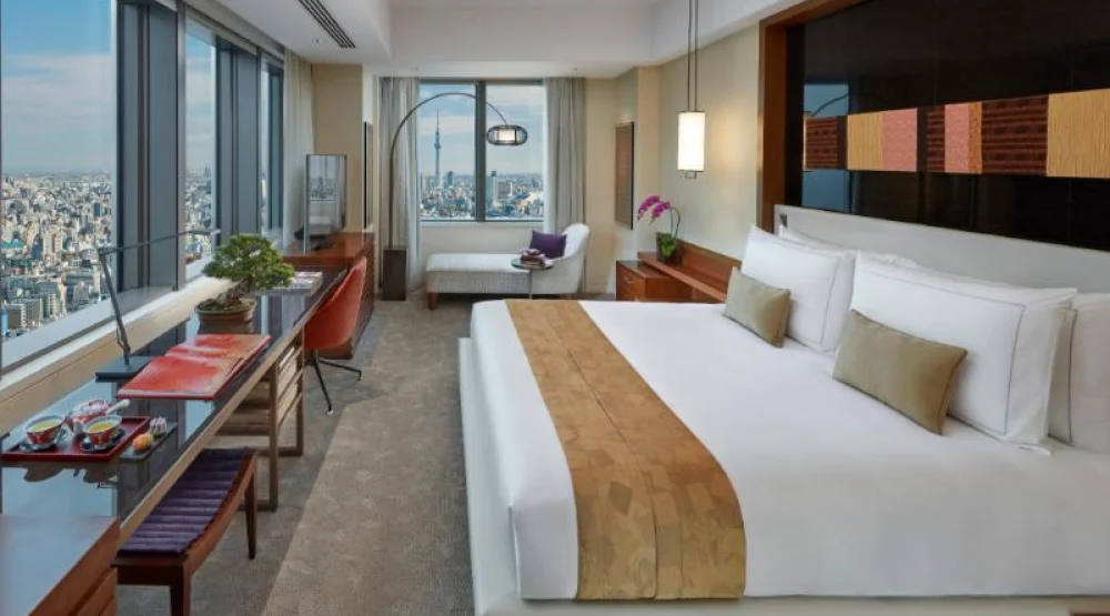 Deluxe Corner King Room at Mandarin Oriental Tokyo