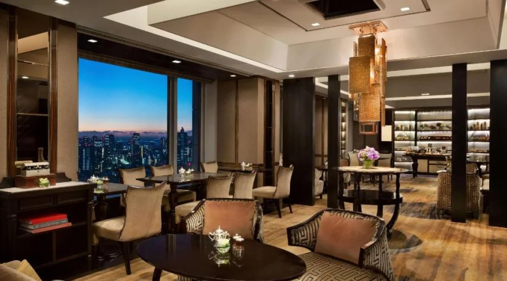 Horizon Club Deluxe King Room at Shangri-La Tokyo