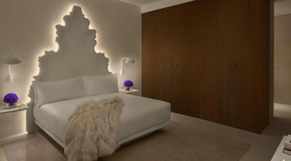 Superior, Guest Room, One King, Interior View at The Madrid EDITION