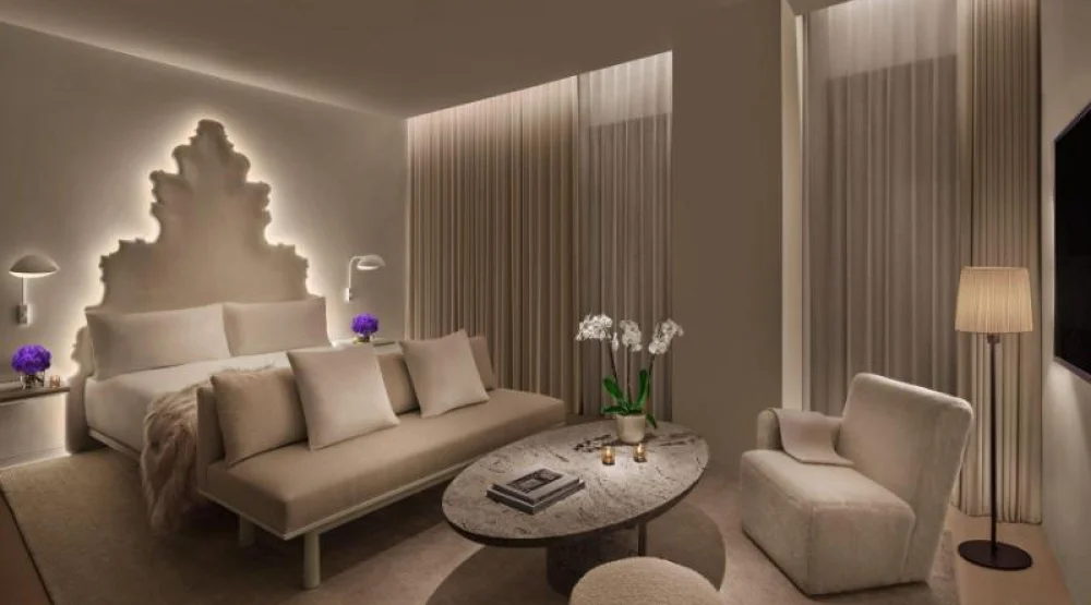 Loft, Guest Room, One King, Courtyard View at The Madrid EDITION