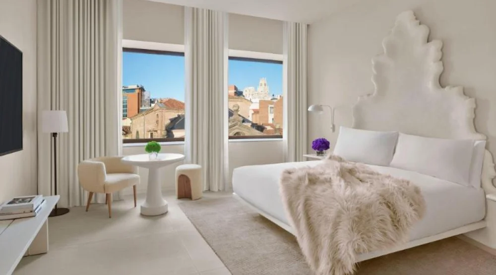 Premier, One Bedroom Suite, One King, Plaza Descalzas View, Corner Room at The Madrid EDITION