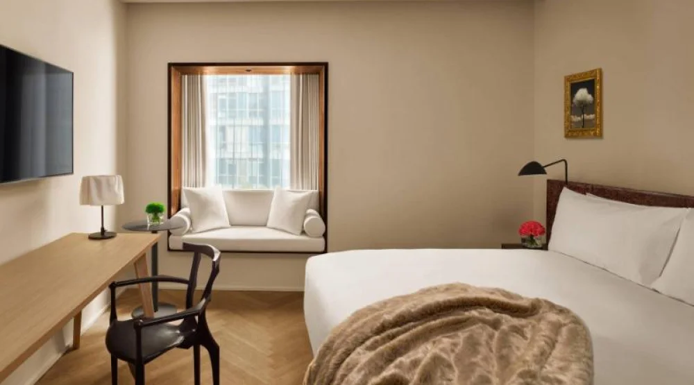 Superior, Guest Room, One King at The Barcelona EDITION