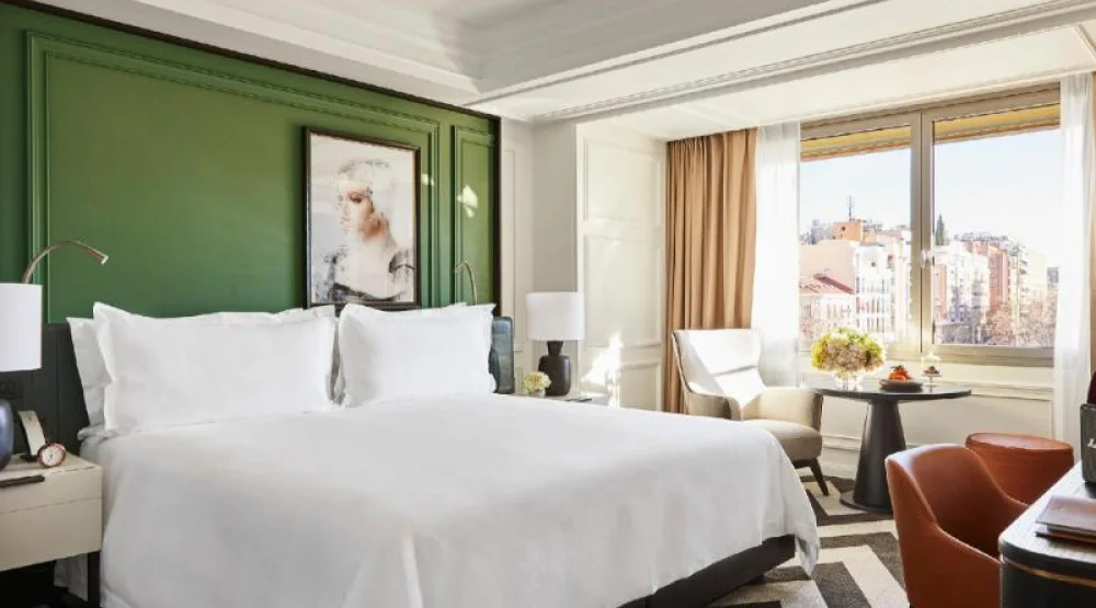 Deluxe Room at Rosewood Villa Magna