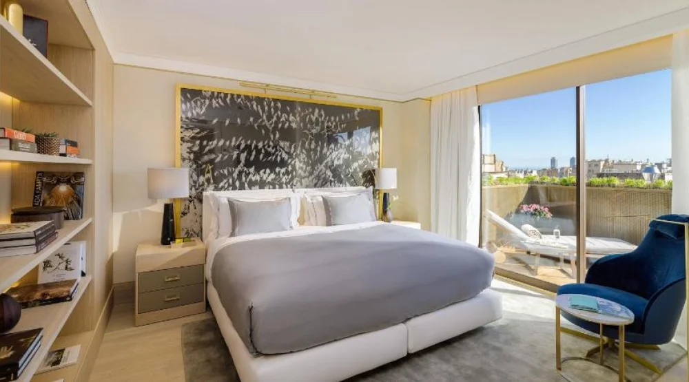 Luxury Suite with City View at The One Barcelona