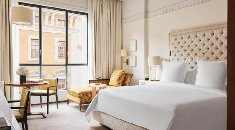 Deluxe Room King at Four Seasons Madrid