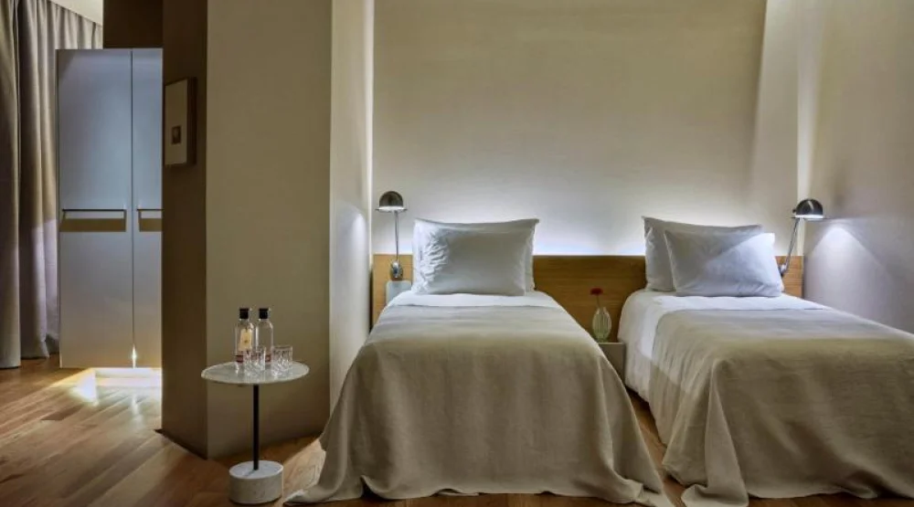 Sir Petit at Sir Victor