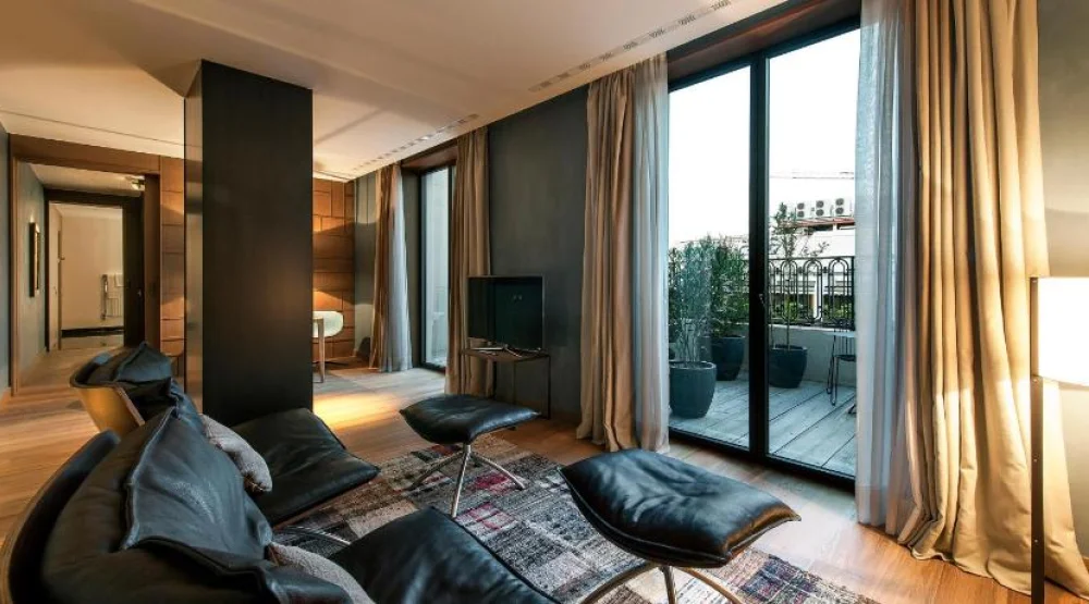 Suite with Terrace at Alma Barcelona