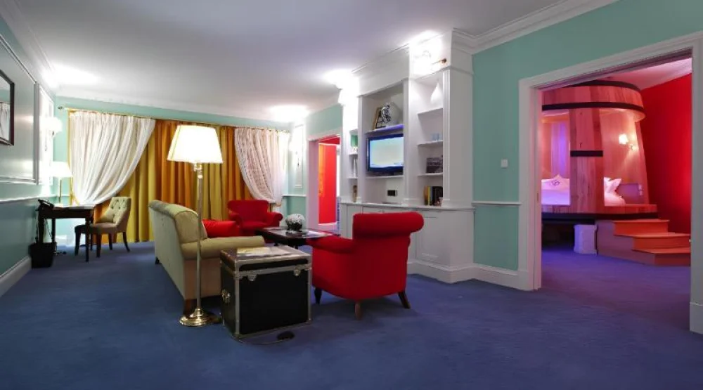 Master Suite - Garden and City View - Floor Four at The Yeatman