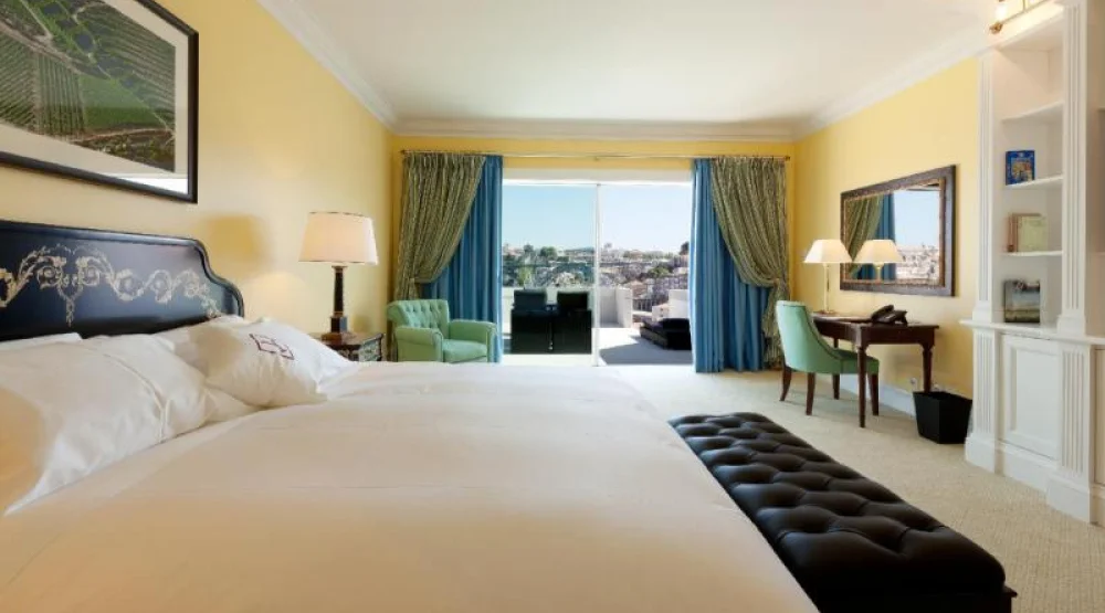 Superior Deluxe Panoramic River and City View Floors Five To 7 at The Yeatman