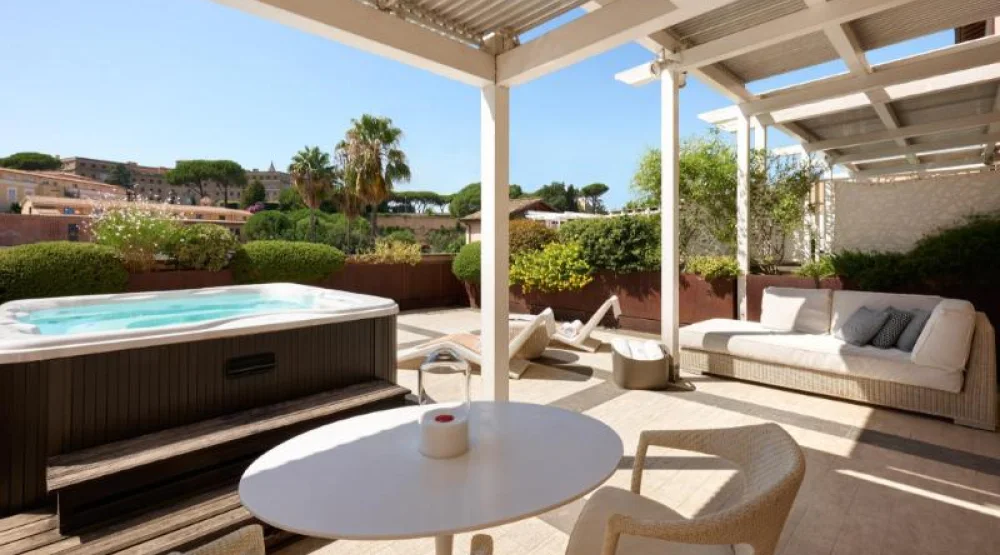 Supreme Room Private Whirpool at Villa Agrippina Gran Melia