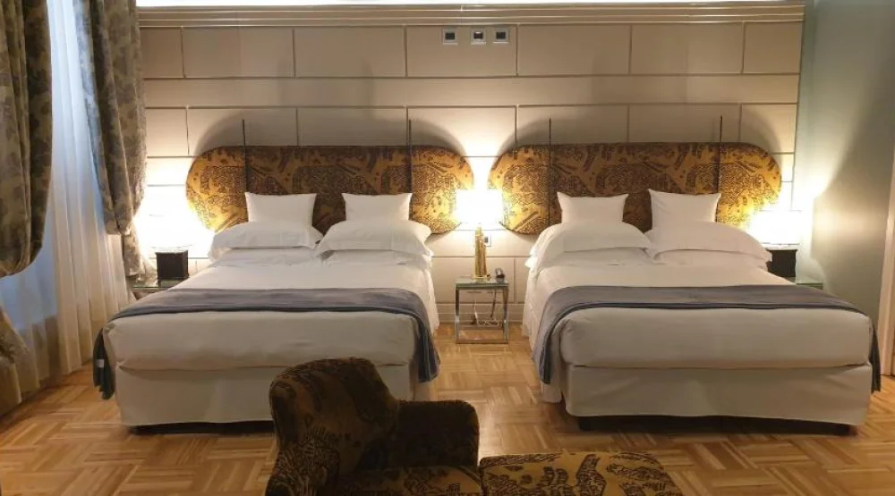 Queen Suite with Spa Bath at Hotel Number Nine