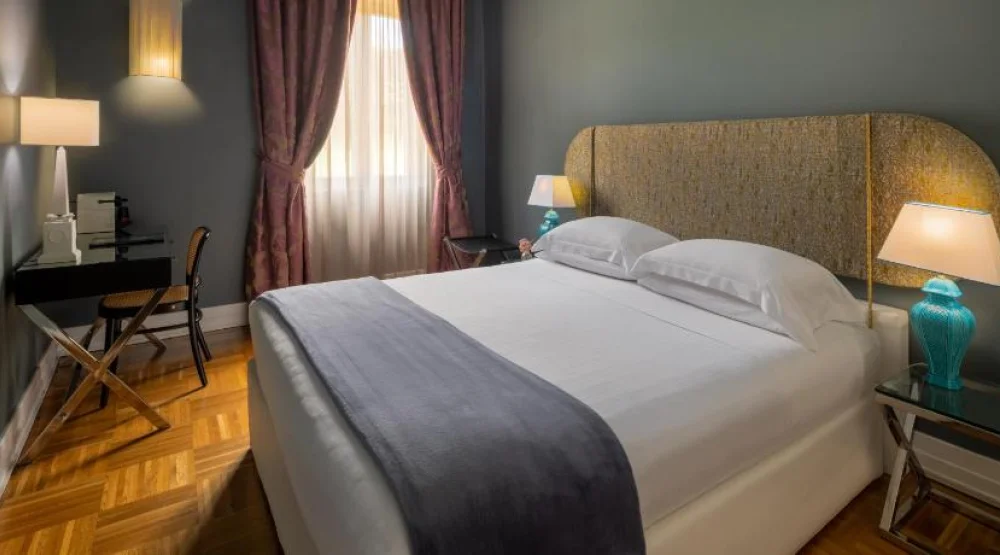 Economy at Hotel Number Nine