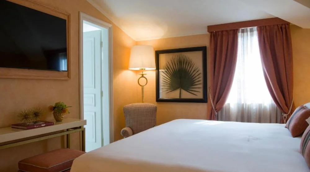 "roman Dream" Suite at Hotel d'Inghilterra Roma