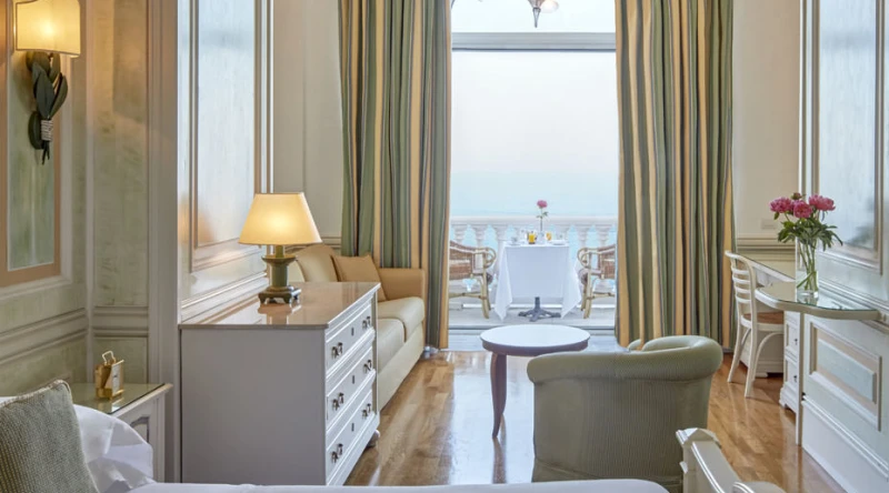 Deluxe Double Sea View at Grand Hotel Excelsior Vittoria