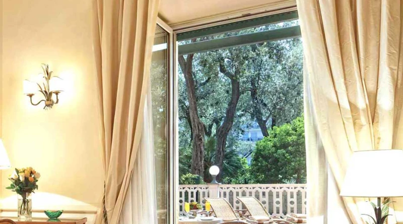 Junior Suite Garden View at Grand Hotel Excelsior Vittoria