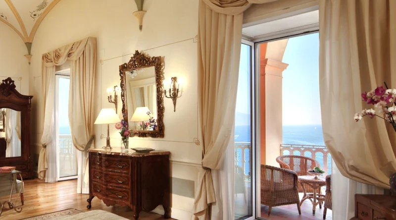 Grand Deluxe Suite at Grand Hotel Excelsior Vittoria