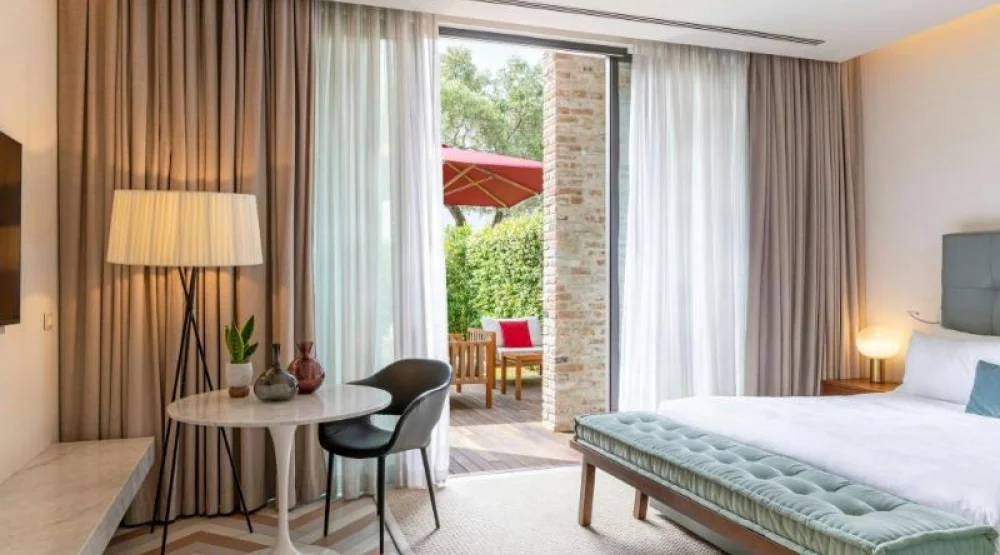 Residenza Deluxe, Guest Room, One King, Terrace at JW Marriott Venice Resort & Spa