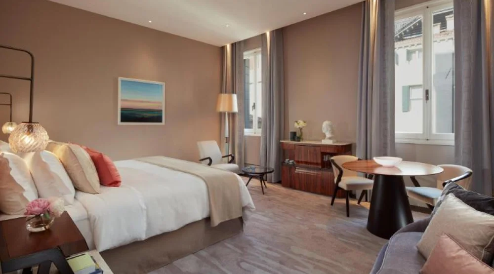 City View, Guest Room, One King, City View at The St. Regis Venice
