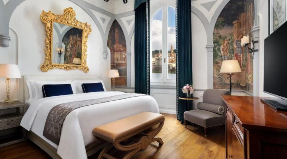 Deluxe Suite, Deluxe Suite, One King, Arno River View at The St. Regis Florence