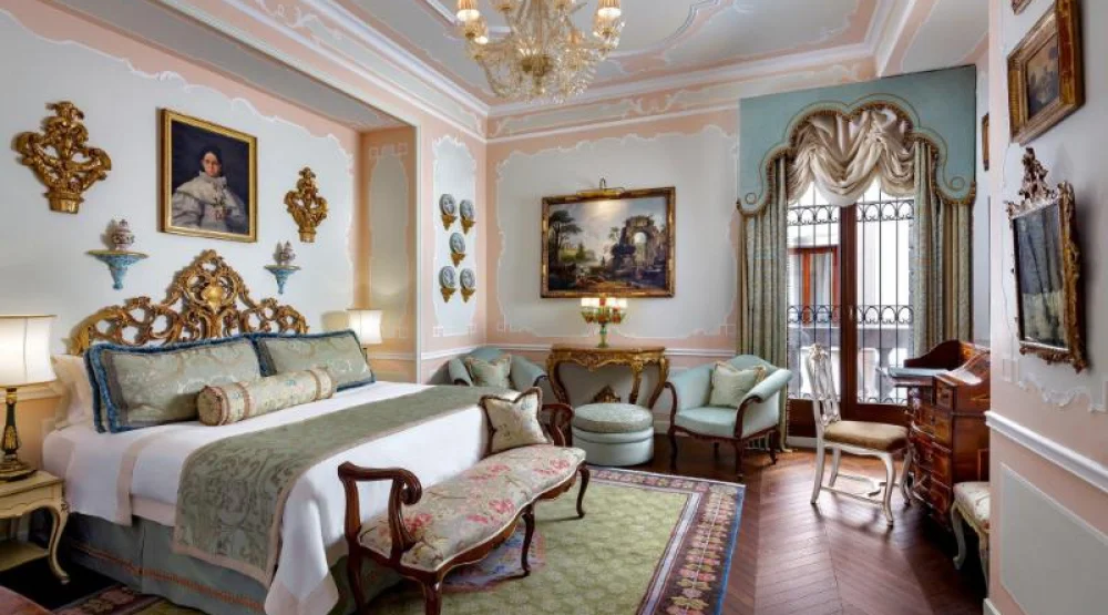 Palazzo Canal Suite, One Bedroom Larger Suite, One King, Grand Canal View, Corner Room at The Gritti Palace, a Luxury Collection Hotel