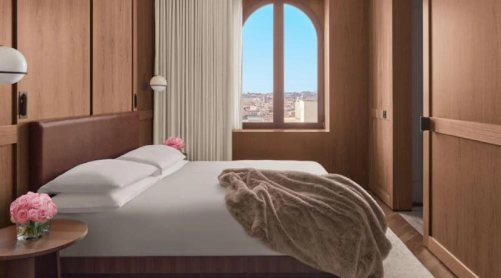 Premiere Skyline, Guest Room, One King, High Floor View at The Rome EDITION
