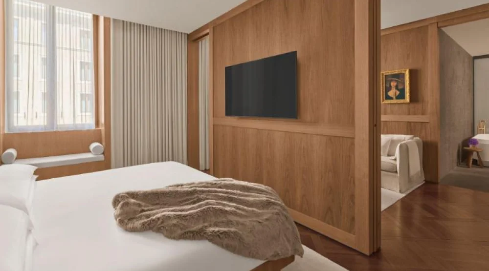 Courtyard View Suite, One Bedroom Suite, One King, Courtyard View at The Rome EDITION