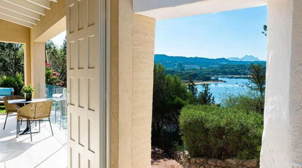 Deluxe King Room with Sea View at 7Pines Resort Sardinia