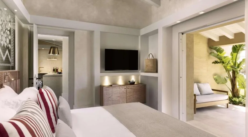 Suite with Laguna View Adults Only 16+ at 7Pines Resort Sardinia